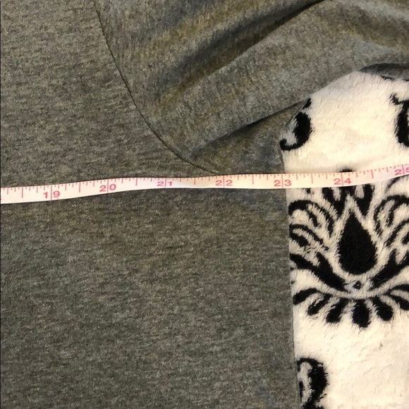 Mama Bear Long Sleeve Tee - Picture 7 of 8